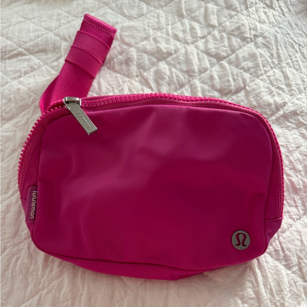 Sonic Pink Lululemon Belt Bag